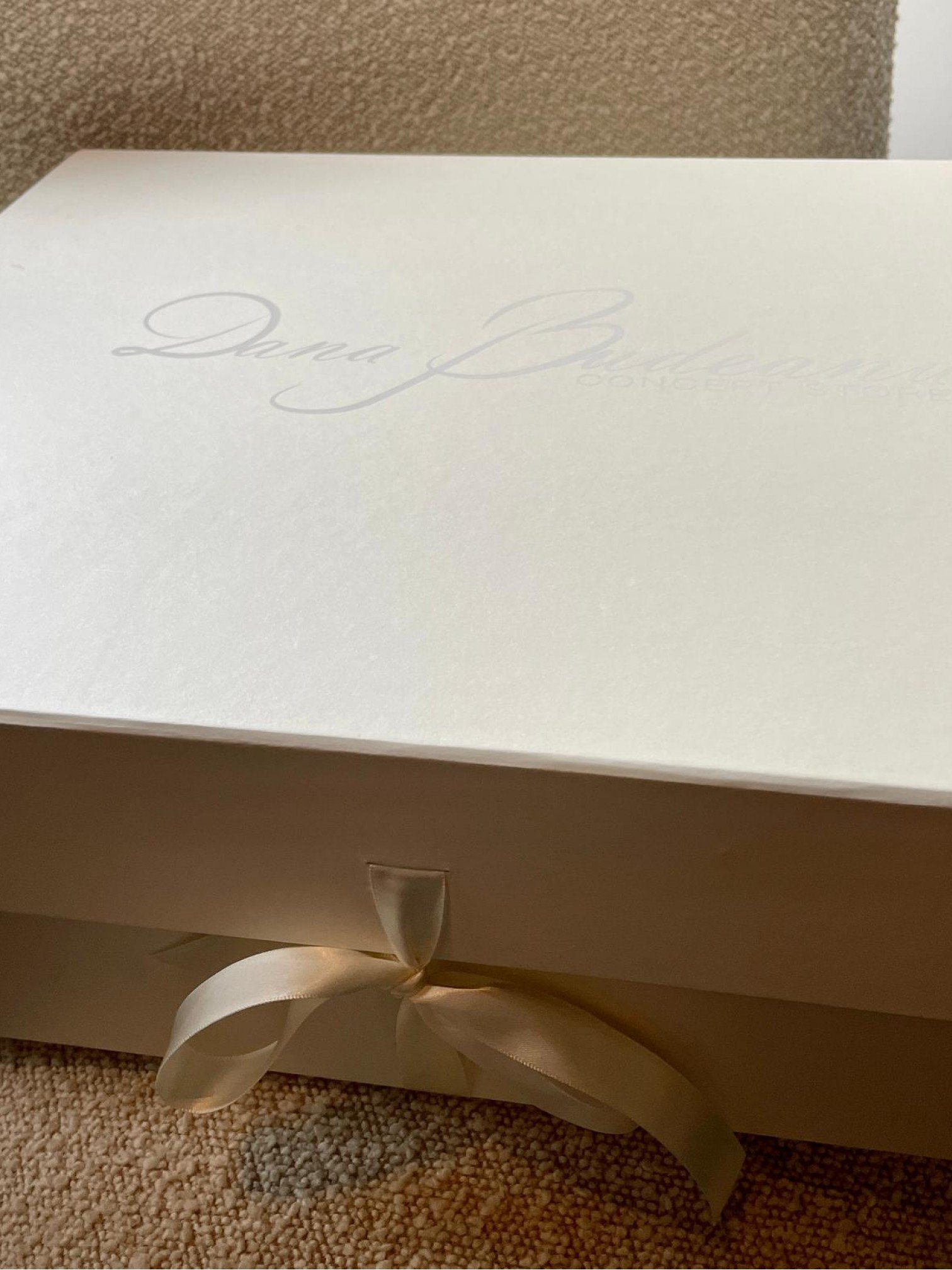 Gift Box by Dana Budeanu - 4000