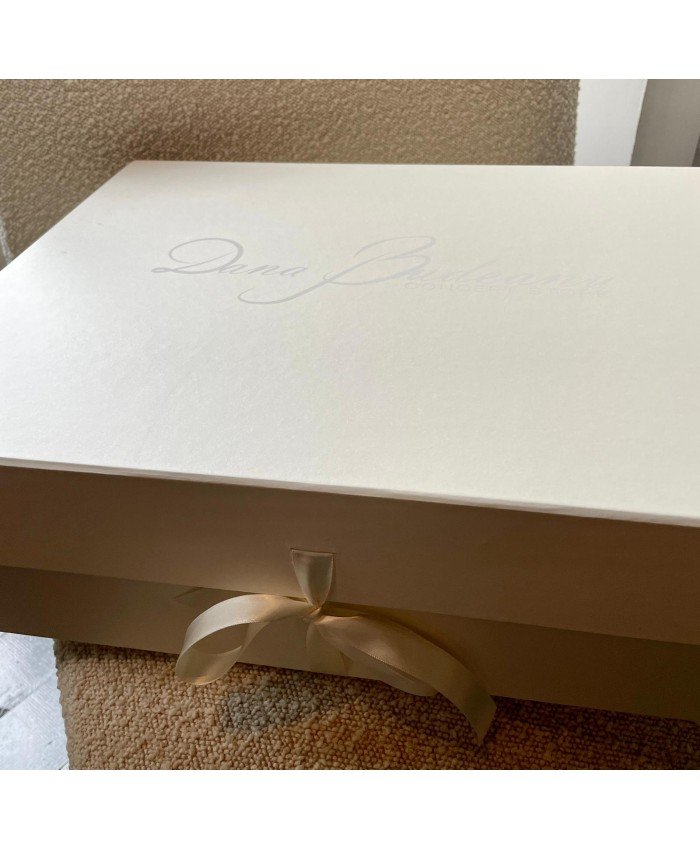 Gift Box by Dana Budeanu - 4000