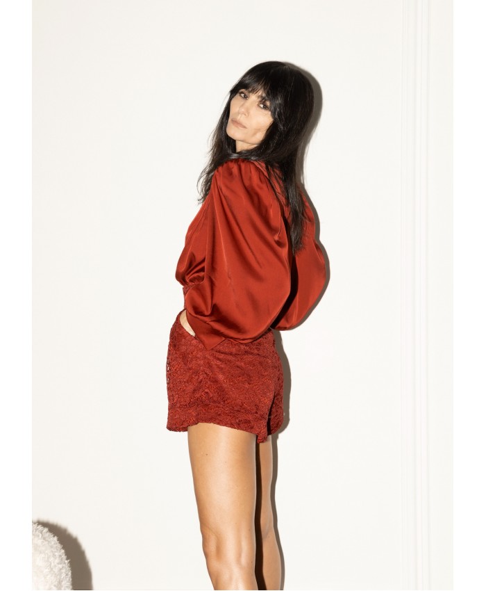 MOULIN LACE SHORT
